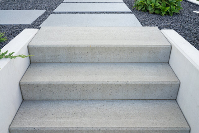 Die robuste Blockstufe aus Beton