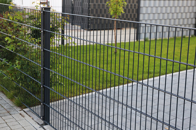 Doppelstabmattenzäune als funktionale Abgrenzung