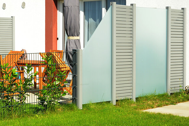 Attraktiver Sichtschutz aus hochwertigen Materialien